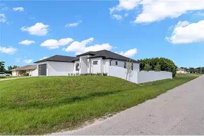 2415 NE 22nd Pl, Cape Coral, FL 33909 - Photo 3