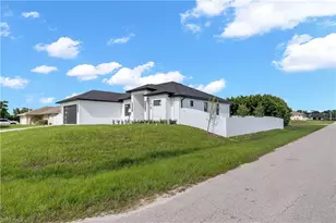 2415 NE 22nd Pl, Cape Coral, FL 33909 - Photo 3