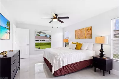 256 SE Santa Barbara Pl, Cape Coral, FL 33990 - Photo 31