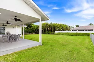 256 SE Santa Barbara Pl, Cape Coral, FL 33990 - Photo 41