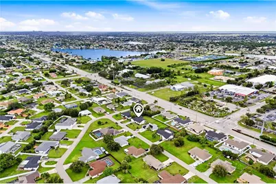 256 SE Santa Barbara Pl, Cape Coral, FL 33990 - Photo 3