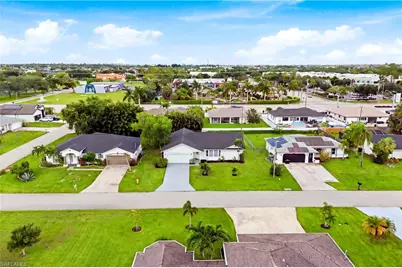 256 SE Santa Barbara Pl, Cape Coral, FL 33990 - Photo 47