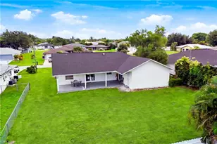 256 SE Santa Barbara Pl, Cape Coral, FL 33990 - Photo 37