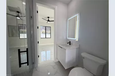 112 NE 6th St, Cape Coral, FL 33909 - Photo 23