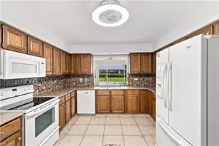 1251 S Brandywine Cir, Fort Myers, FL 33919 - Photo 7