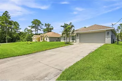 192 Townsend Ct, Lehigh Acres, FL 33972 - Photo 3