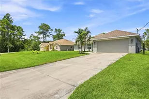 192 Townsend Ct, Lehigh Acres, FL 33972 - Photo 3