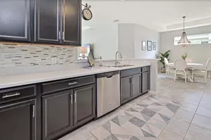2703 Vareo Ct N, Cape Coral, FL 33991 - Photo 7
