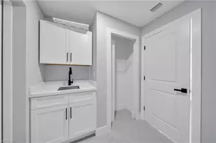 2611 39th St SW, Lehigh Acres, FL 33976 - Photo 23
