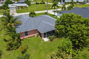 1722 NE 11th St, Cape Coral, FL 33909 - Photo 35