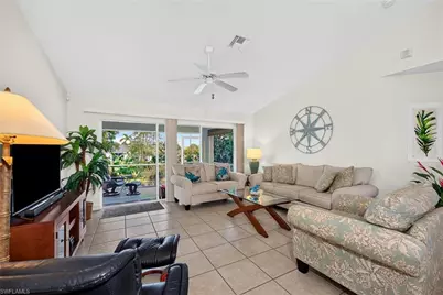 1722 NE 11th St, Cape Coral, FL 33909 - Photo 7