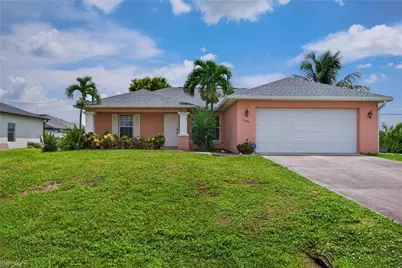 1722 NE 11th St, Cape Coral, FL 33909 - Photo 1