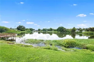 275 Lakeview Dr, North Fort Myers, FL 33917 - Photo 27