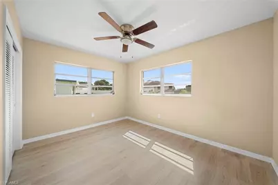 275 Lakeview Dr, North Fort Myers, FL 33917 - Photo 19
