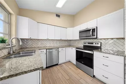 275 Lakeview Dr, North Fort Myers, FL 33917 - Photo 9