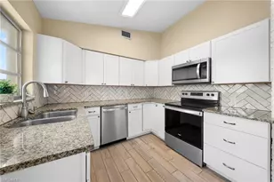 275 Lakeview Dr, North Fort Myers, FL 33917 - Photo 9