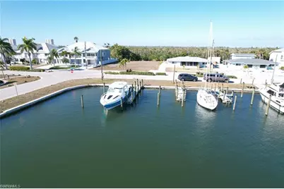 12110/12112 Siesta Dr, Fort Myers Beach, FL 33931 - Photo 11