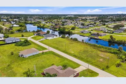 1250 NE 40th St, Cape Coral, FL 33909 - Photo 13