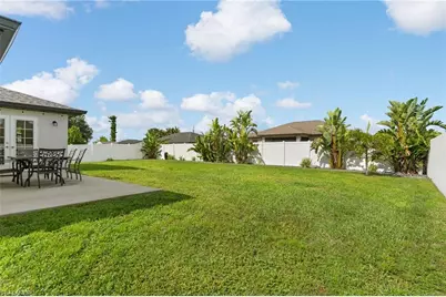 475 NE 3rd Pl, Cape Coral, FL 33909 - Photo 5