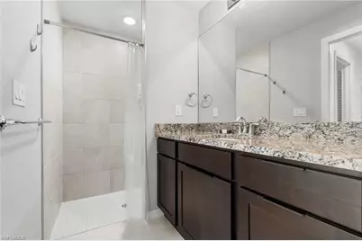 475 NE 3rd Pl, Cape Coral, FL 33909 - Photo 23