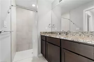475 NE 3rd Pl, Cape Coral, FL 33909 - Photo 23