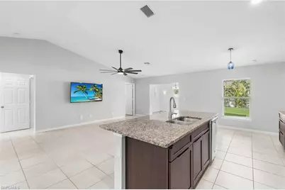 475 NE 3rd Pl, Cape Coral, FL 33909 - Photo 13