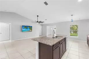 475 NE 3rd Pl, Cape Coral, FL 33909 - Photo 13