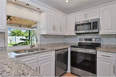 313 SE 3rd St, Cape Coral, FL 33990 - Photo 13