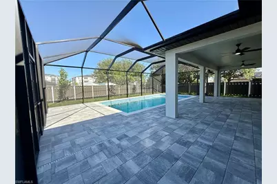 302 SW 14th Ave, Cape Coral, FL 33993 - Photo 3