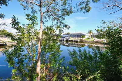 201 SW 40th St, Cape Coral, FL 33914 - Photo 23