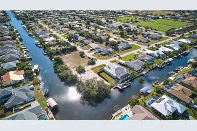 201 SW 40th St, Cape Coral, FL 33914 - Photo 3