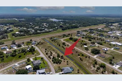 1396 Jay Ter, Labelle, FL 33935 - Photo 7
