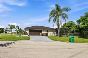 21 SW Trafalgar Parkway, Cape Coral, FL 33991 - Photo 5
