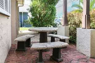 519 SE 20th Ct, Cape Coral, FL 33990 - Photo 7