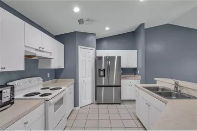 1247 SE 6th St, Cape Coral, FL 33990 - Photo 5