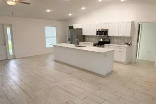 1825 NE 36th Ln, Cape Coral, FL 33909 - Photo 5