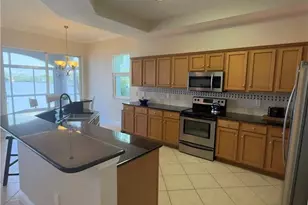 182 Shadroe Cove Cir, Cape Coral, FL 33991 - Photo 5