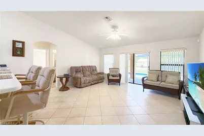 205 SW 42nd St, Cape Coral, FL 33914 - Photo 11