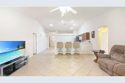205 SW 42nd St, Cape Coral, FL 33914 - Photo 13