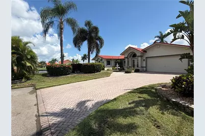 1957 SE 36th St, Cape Coral, FL 33904 - Photo 7