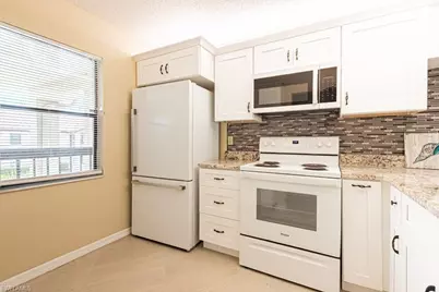 9275 Lake Park Dr #204, Fort Myers, FL 33919 - Photo 9