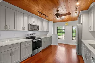 3209 W Riverside Dr, Fort Myers, FL 33901 - Photo 11