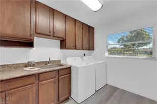 5584 Buring Ct, Fort Myers, FL 33919 - Photo 27