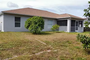 3025 NE 6th Pl, Cape Coral, FL 33909 - Photo 5