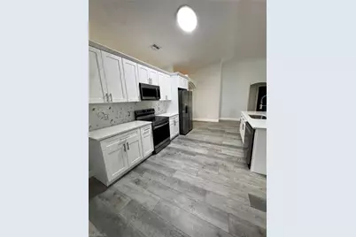 3025 NE 6th Pl, Cape Coral, FL 33909 - Photo 19