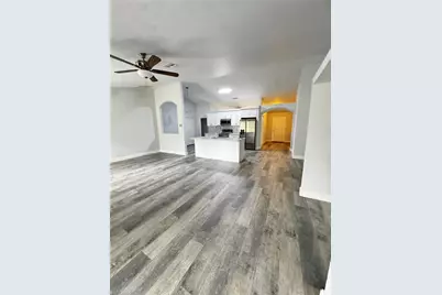 3025 NE 6th Pl, Cape Coral, FL 33909 - Photo 15