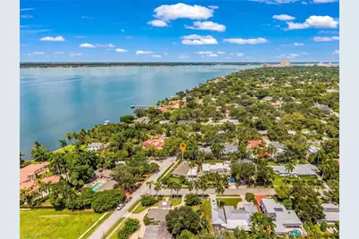1207 Canterbury Dr, Fort Myers, FL 33901 - Photo 35