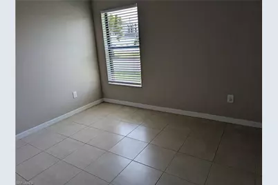 4720 SE 4th Pl, Cape Coral, FL 33904 - Photo 9