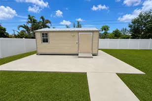 143 SE 29th St, Cape Coral, FL 33904 - Photo 13