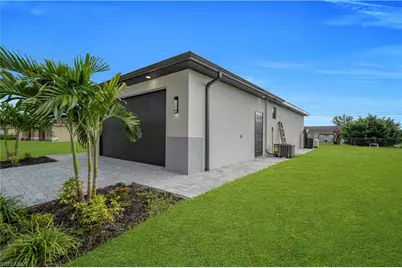 1909 NE 19th Pl, Cape Coral, FL 33909 - Photo 35